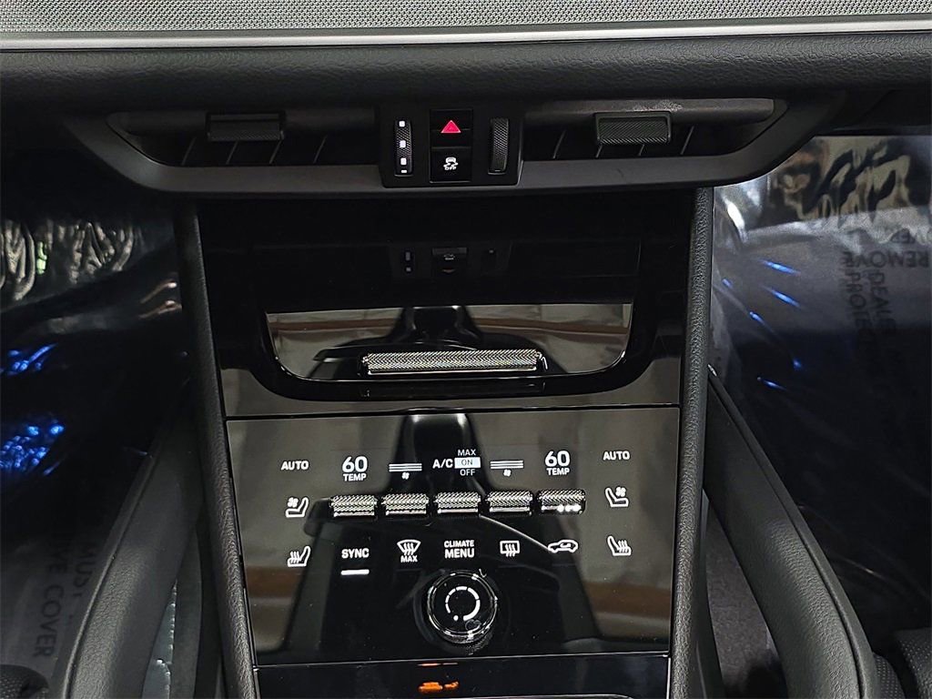 Certified 2025 Porsche Cayenne image 19