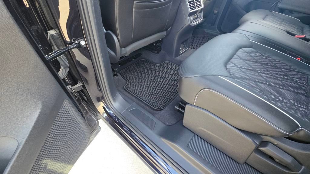 Used 2025 Volkswagen Atlas SEL Premium R-Line AWD/4WD image 20