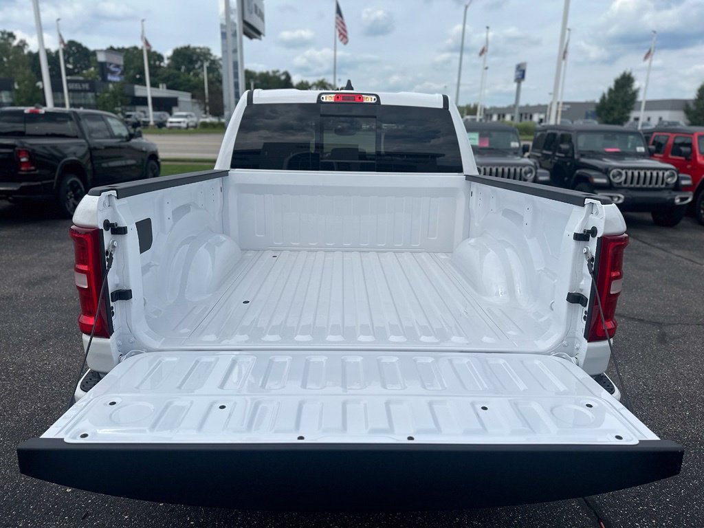 New 2027 RAM 1500 Laramie w/ Sport Appearance Package AWD/4WD image 9