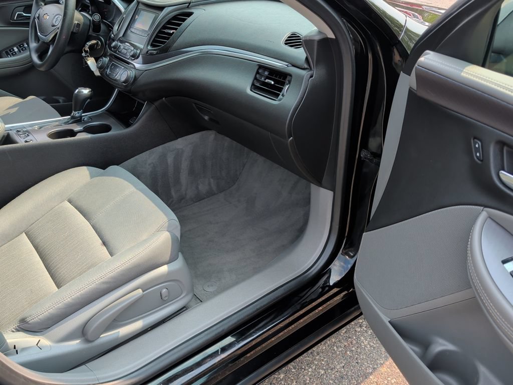 Used 2015 Chevrolet Impala LS w/ LS Convenience Package FWD image 28