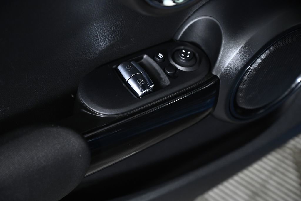 Used 2023 MINI Cooper John Cooper Works FWD image 27