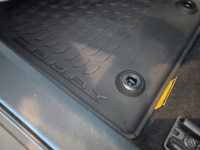 Used 2025 Toyota Camry SE image 19