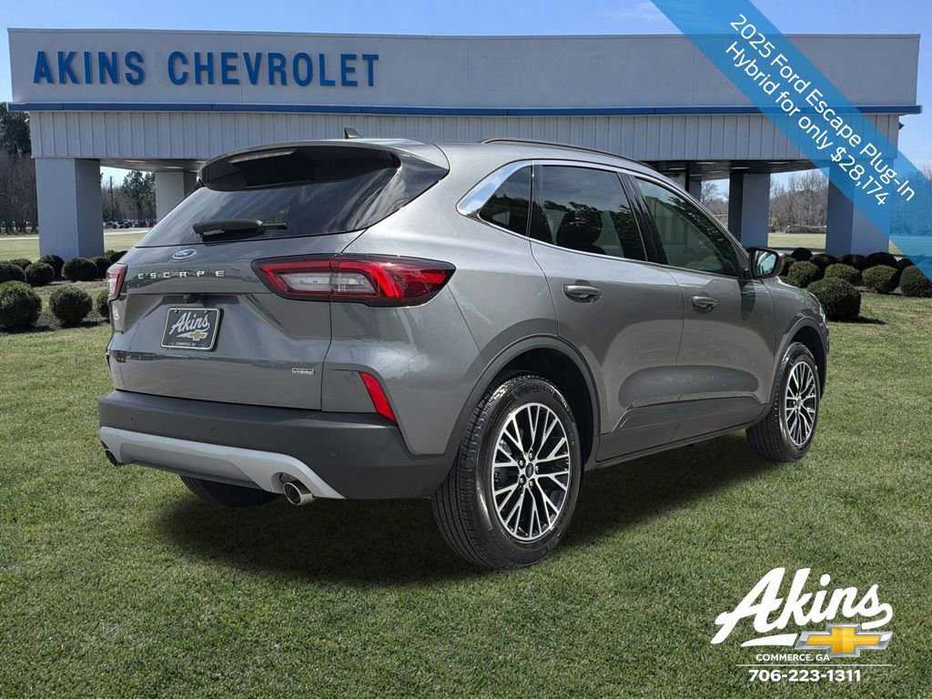 Used 2025 Ford Escape SE image 5