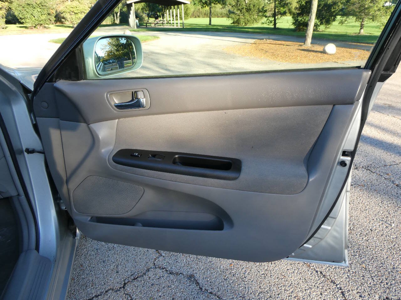 Used 2005 Toyota Camry LE FWD image 27