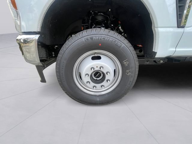 New 2026 Ford F350 XL w/ XL Chrome Package AWD/4WD image 9