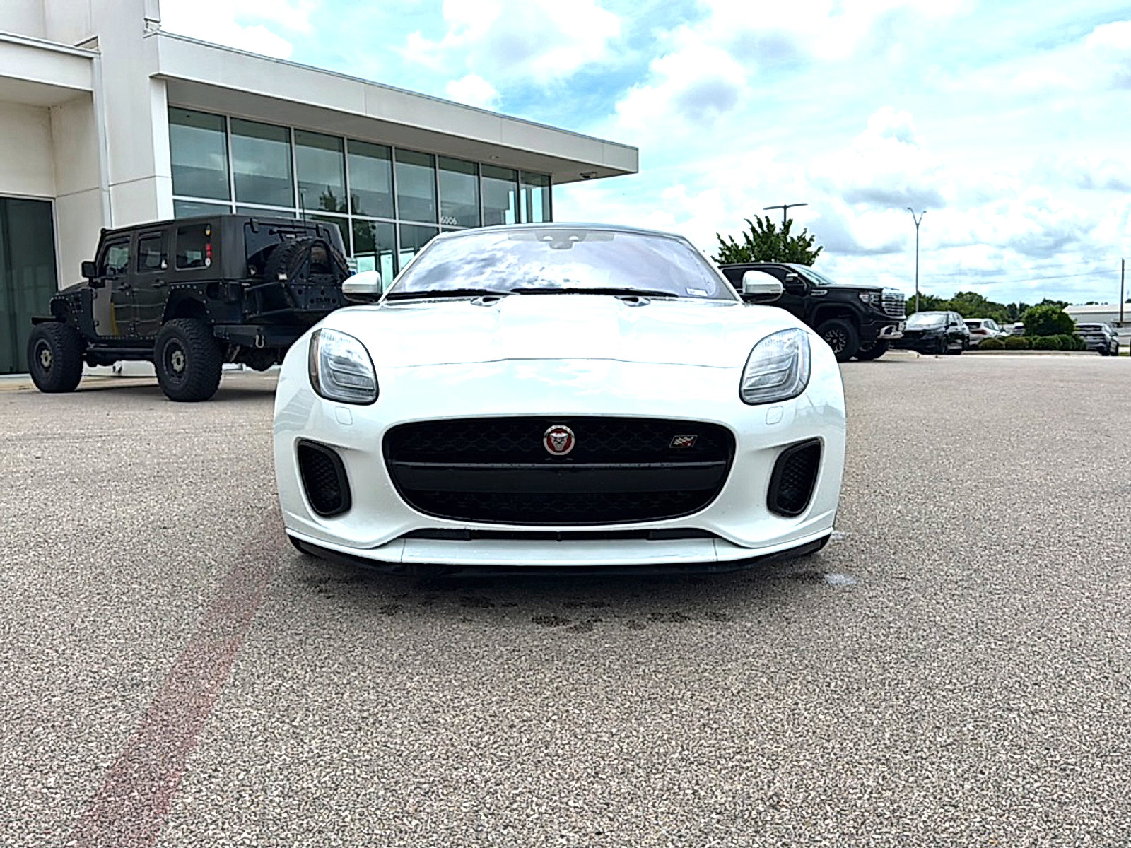 Used 2020 Jaguar F-TYPE Coupe RWD image 2
