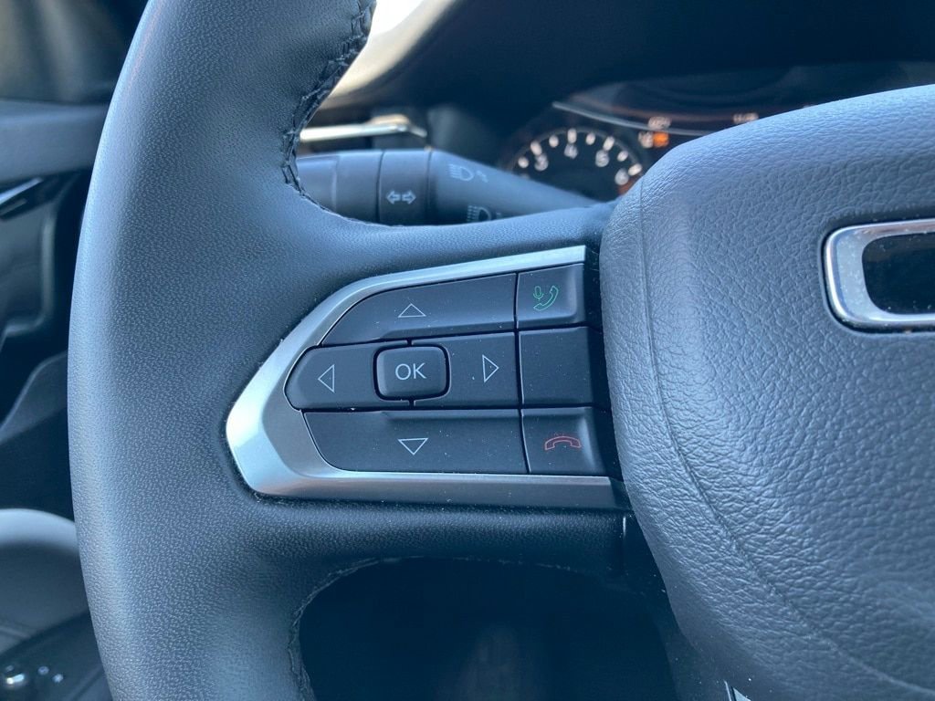 Used 2025 Jeep Compass Limited image 14