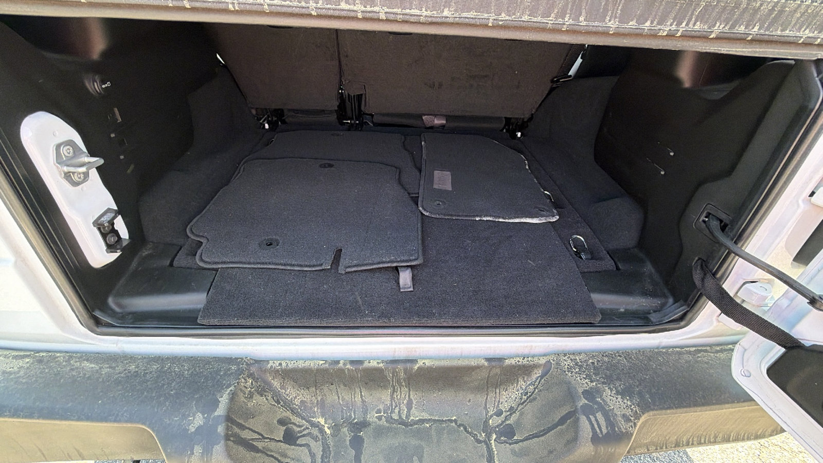 Used 2025 Jeep Wrangler Sport image 13