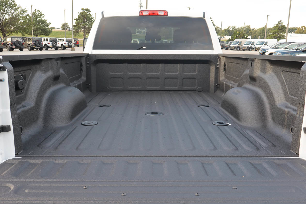 New 2027 RAM 3500 Big Horn AWD/4WD image 7