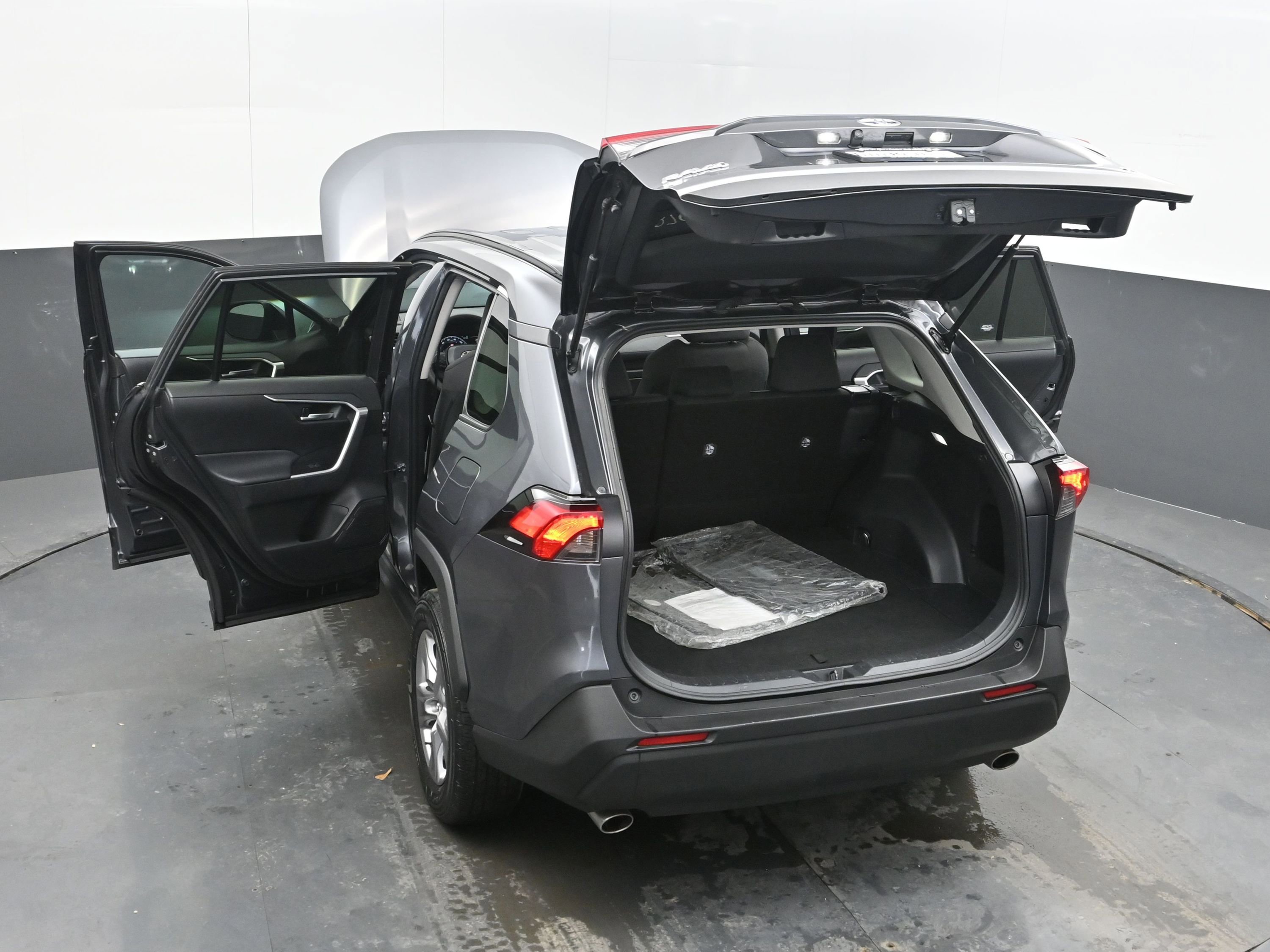 Used 2023 Toyota RAV4 XLE image 46