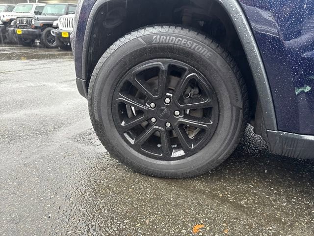 Used 2014 Jeep Grand Cherokee Limited w/ Trailer Tow Group IV image 28