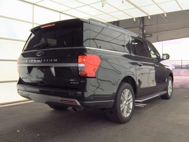 Used 2022 Ford Expedition Max XLT image 2