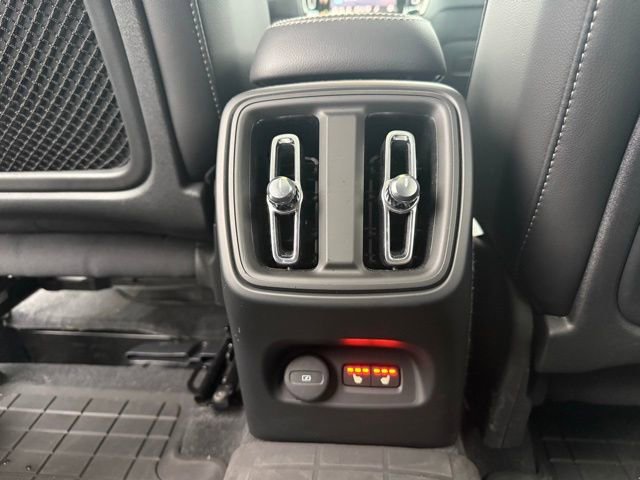 Used 2023 Volvo XC40 B5 Ultimate w/ Protection Package Premier image 15