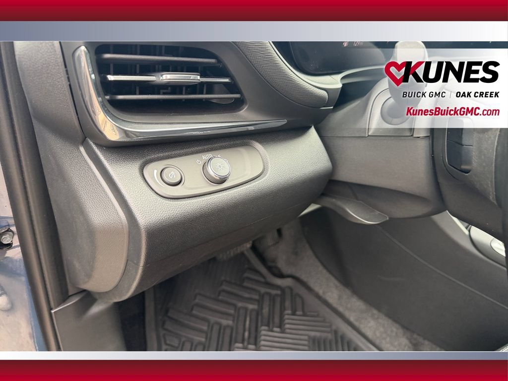 Used 2025 Buick Envista Sport Touring w/ Convenience I Package FWD image 18