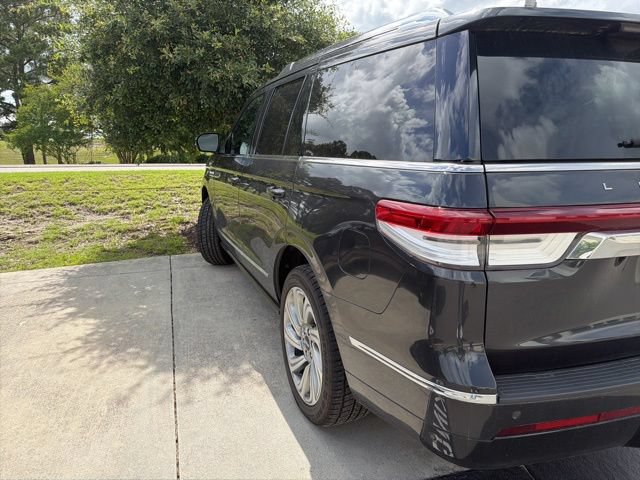 Certified 2022 Lincoln Navigator Reserve AWD/4WD image 4