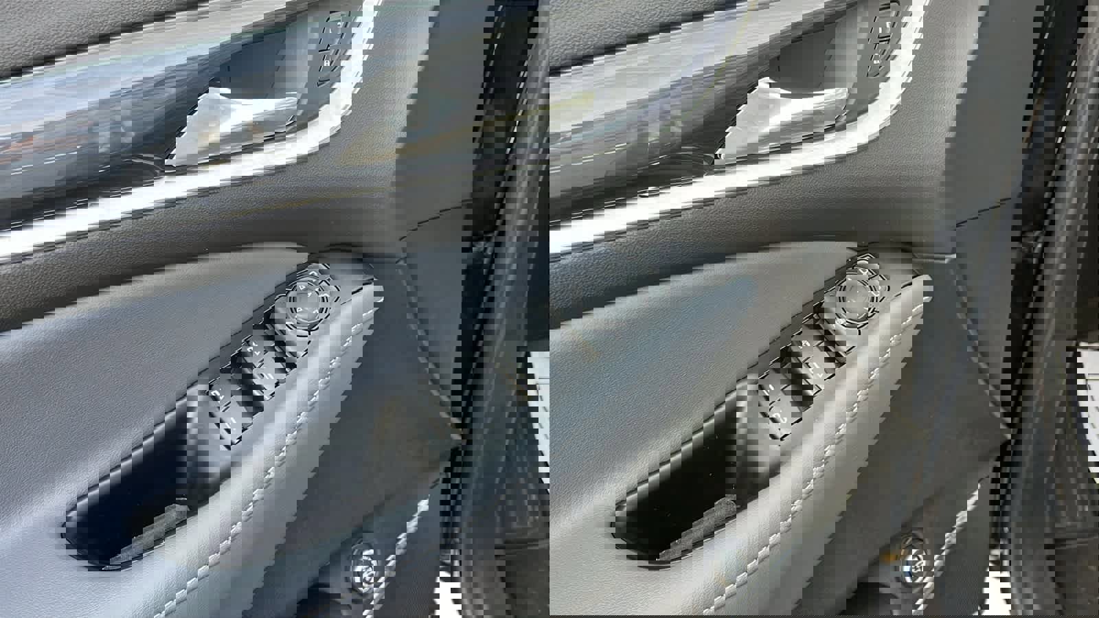 Used 2023 Buick Enclave Essence w/ Experience Buick Package image 22