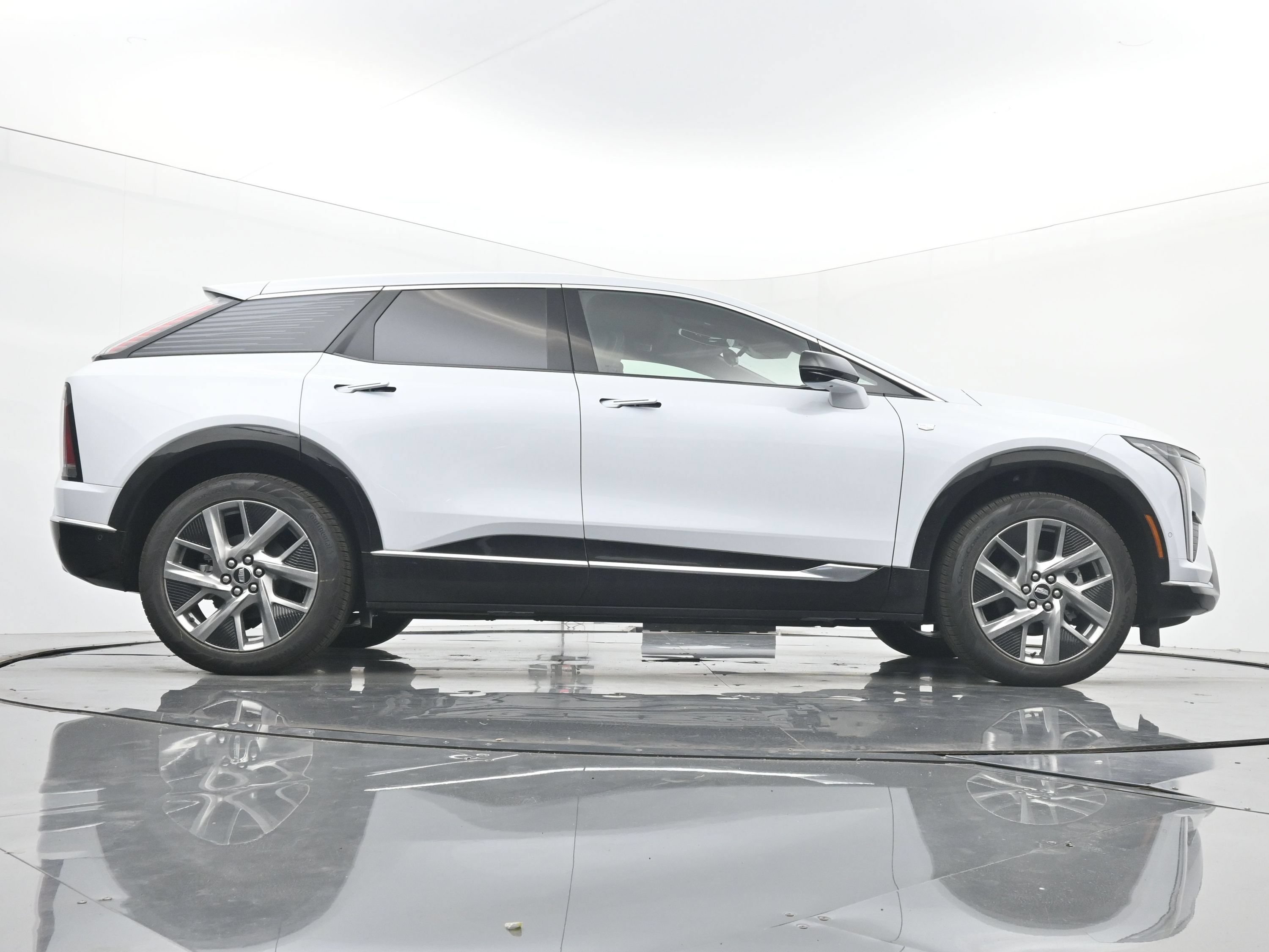 New 2026 Cadillac Optiq Luxury 1 w/ LPO, Floor Liner Package AWD/4WD image 20