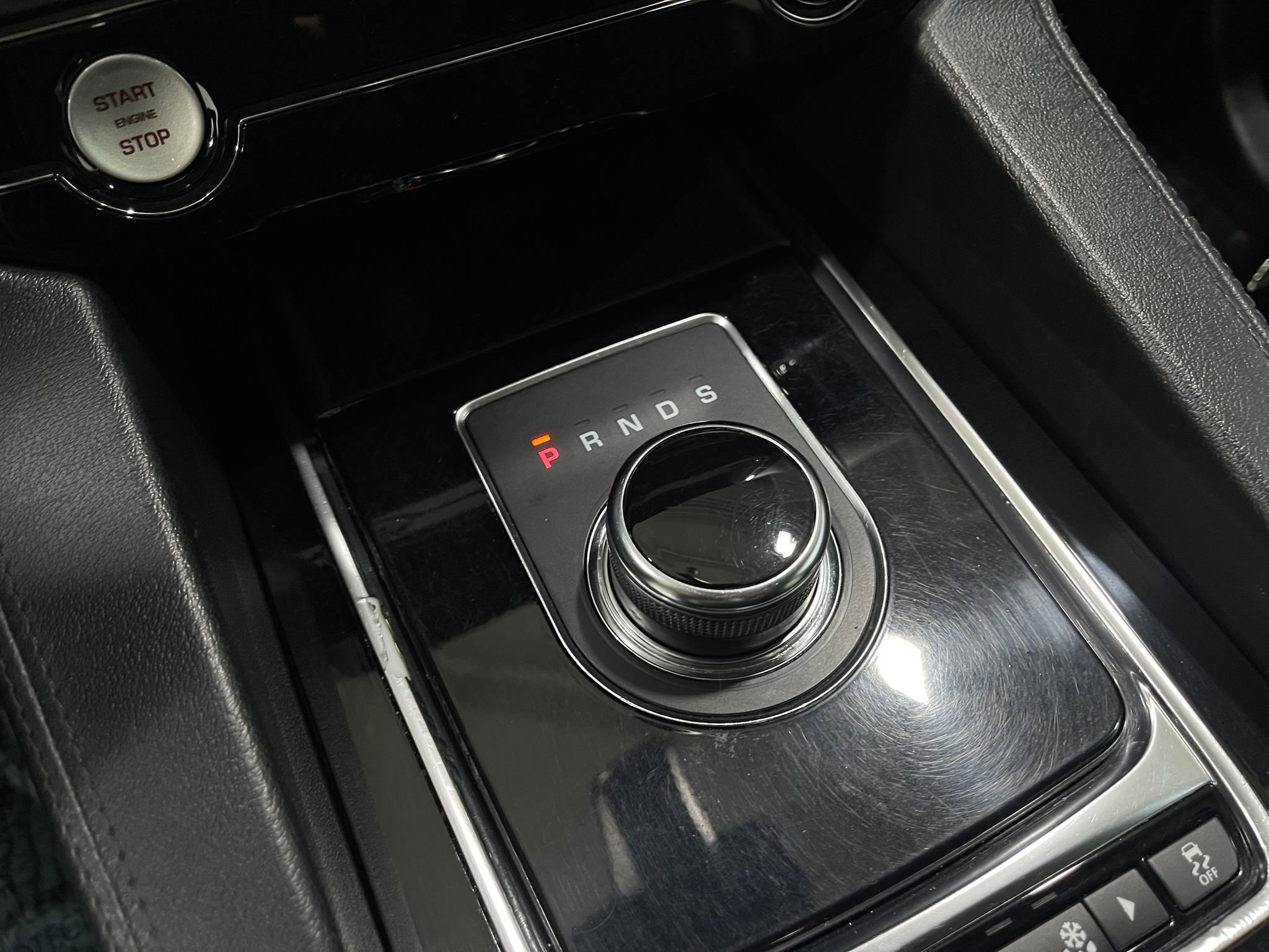 Used 2019 Jaguar F-PACE Prestige image 27