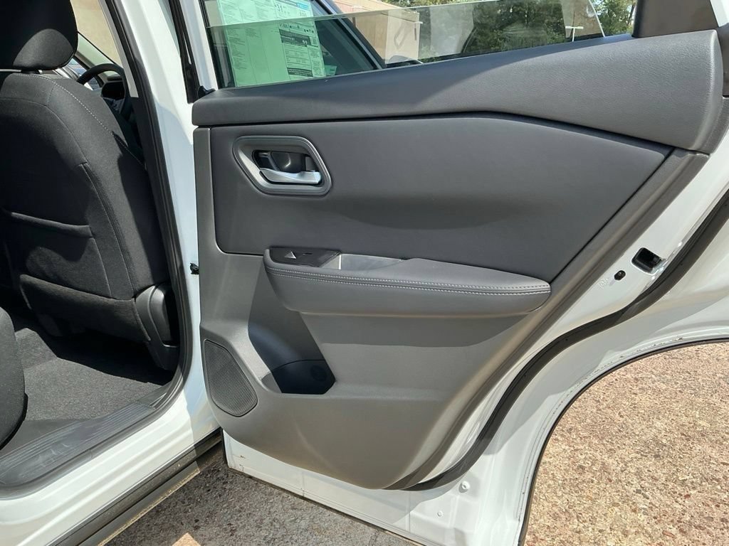 New 2026 Nissan Rogue SV w/ Cold Weather Package AWD/4WD image 12