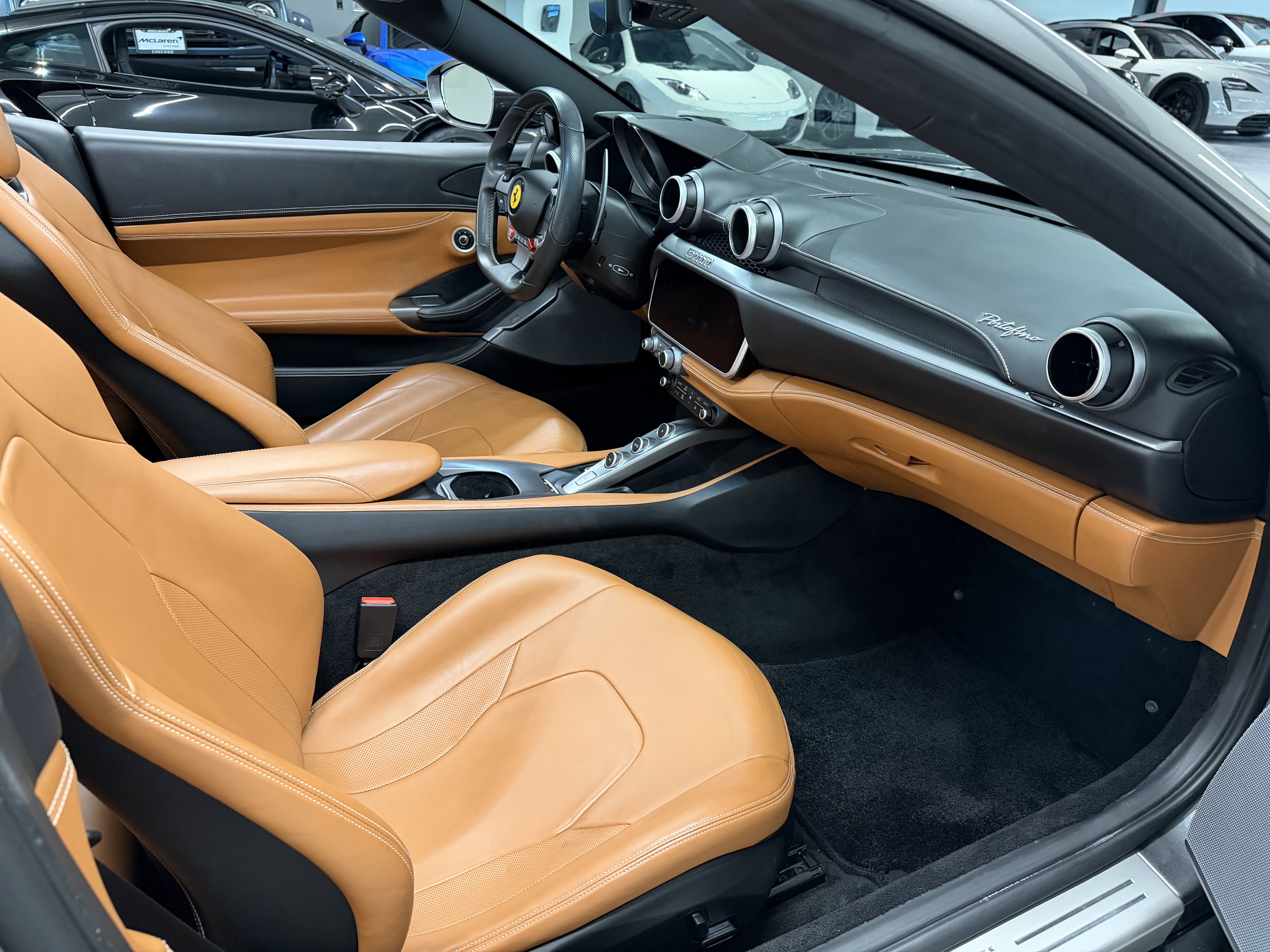 Used 2019 Ferrari Portofino RWD image 17
