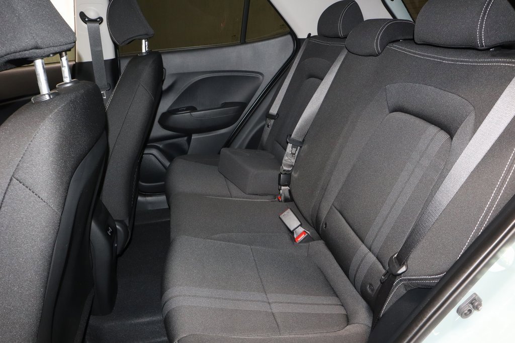 Certified 2025 Hyundai Venue SEL image 21