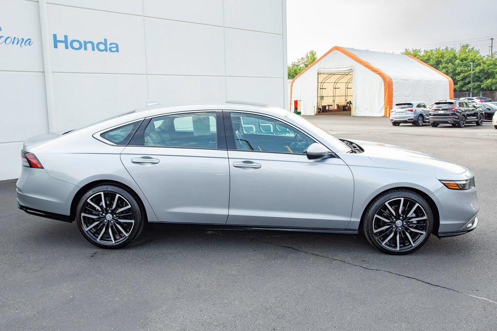 Used 2023 Honda Accord Touring image 16