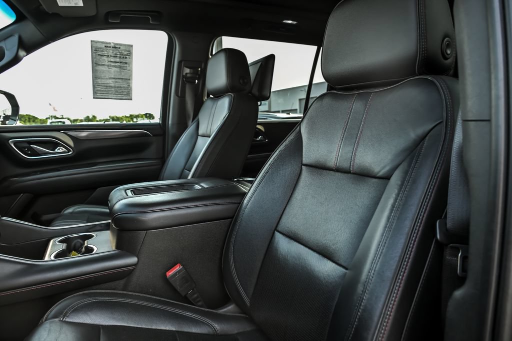 Used 2021 Chevrolet Suburban RST w/ Luxury Package AWD/4WD image 14
