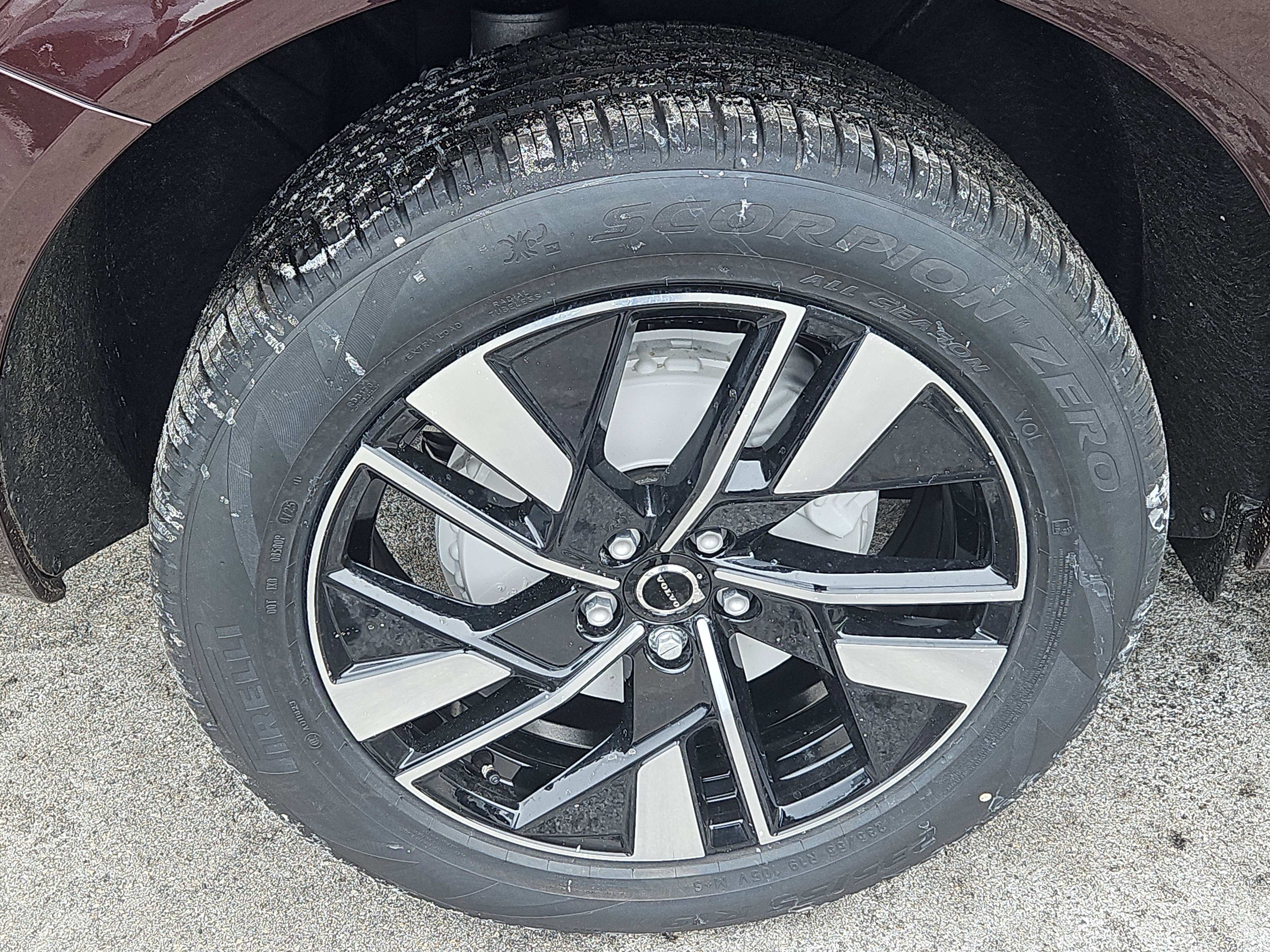 New 2026 Volvo XC60 B5 Core w/ Protection Package Premier image 19