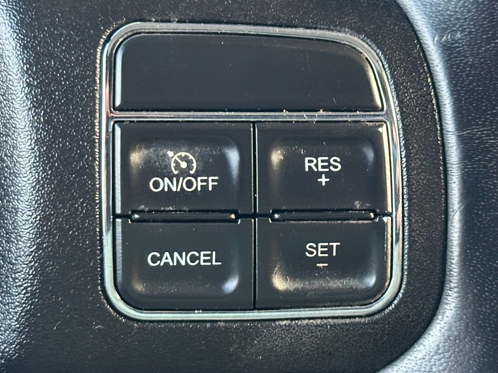 Used 2018 Jeep Wrangler Unlimited Sahara w/ Connectivity Group image 29