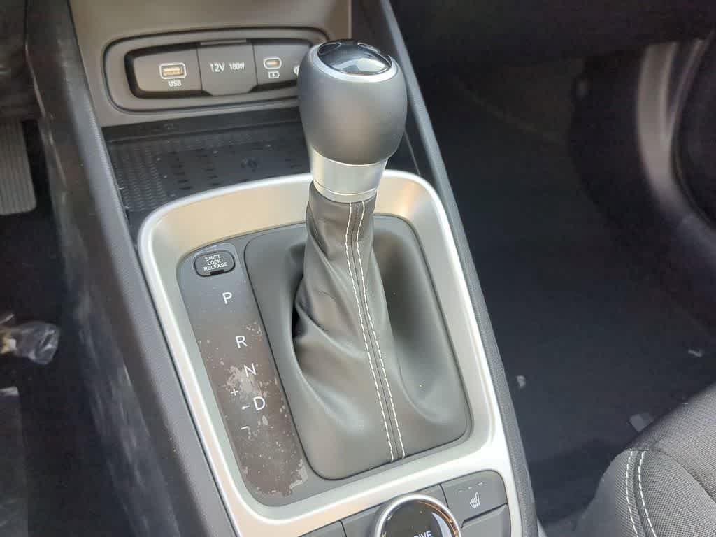 New 2026 Hyundai Venue SEL FWD image 32