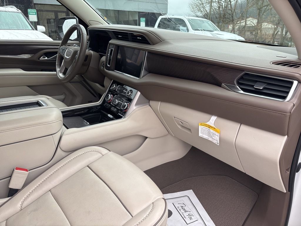 Used 2023 GMC Yukon Denali w/ Denali Reserve Package image 13