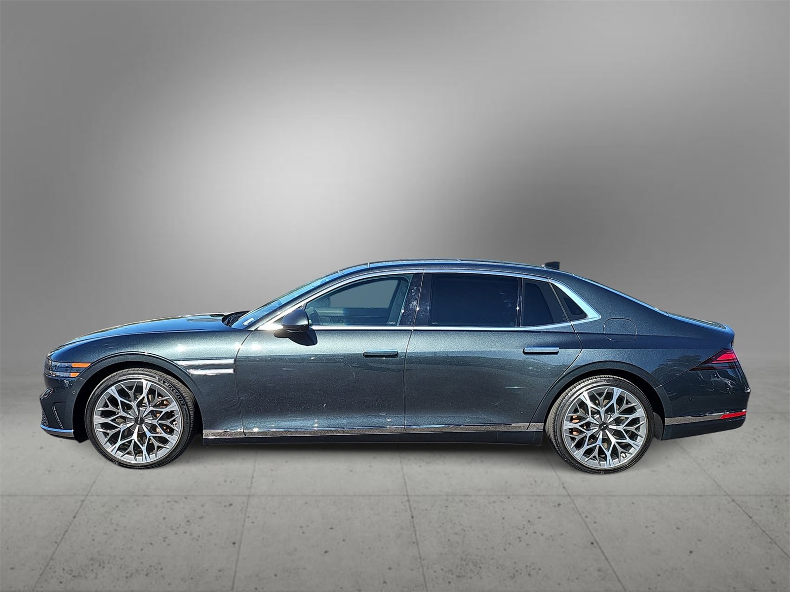 Certified 2023 Genesis G90 3.5T image 5