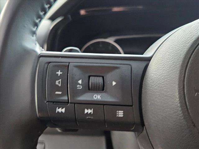 Used 2025 Nissan Pathfinder SV FWD image 11