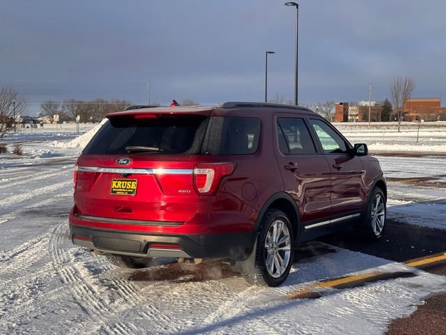 Used 2019 Ford Explorer XLT w/ Equipment Group 202A image 3