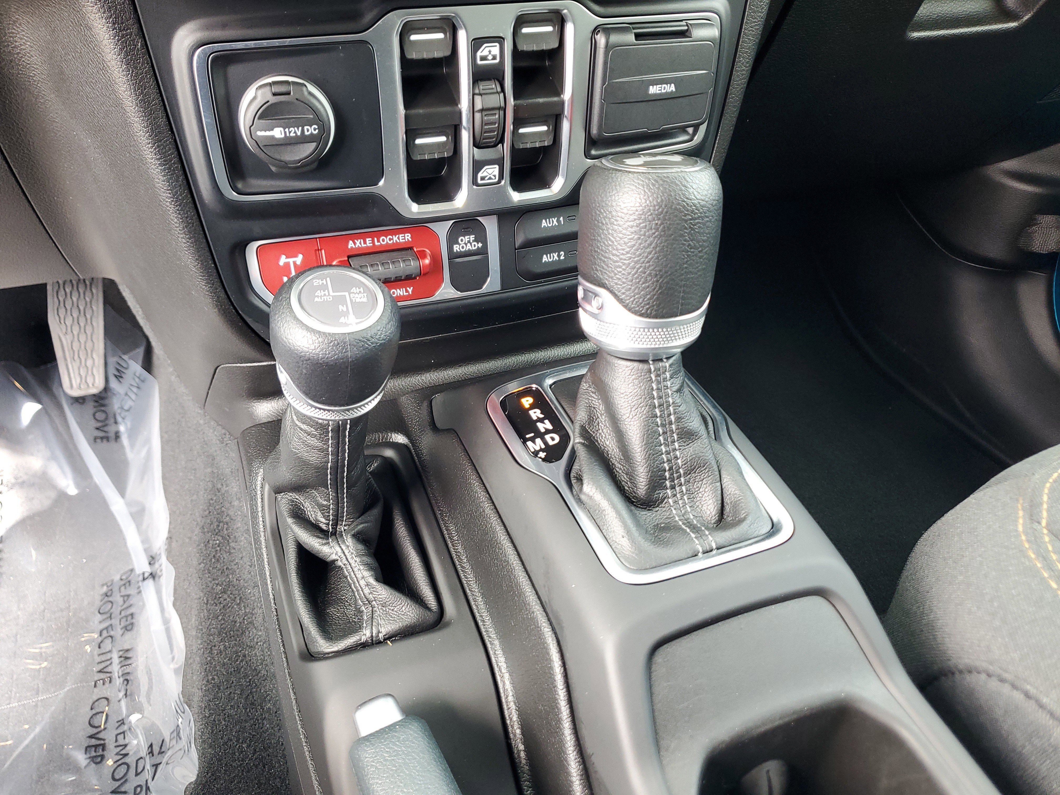 Used 2024 Jeep Wrangler Unlimited AWD/4WD image 25