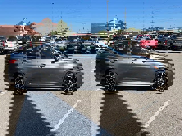 Used 2025 Nissan Sentra SR image 6