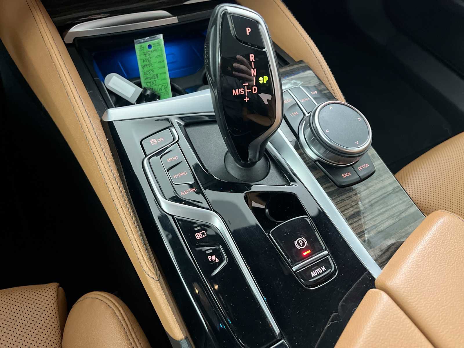 Used 2023 BMW 530e w/ M Sport Package image 22