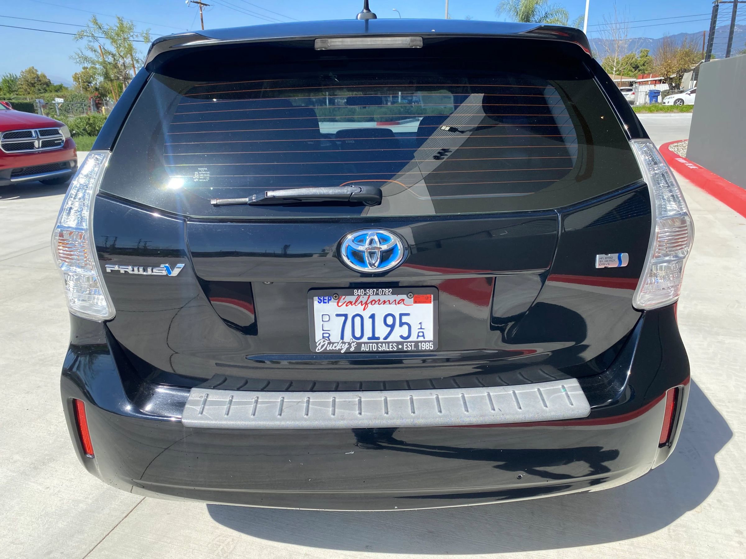 Used 2014 Toyota Prius V Three image 26