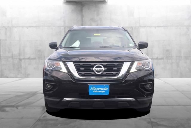 Used 2019 Nissan Pathfinder SV w/ SV All Weather Package AWD/4WD image 4