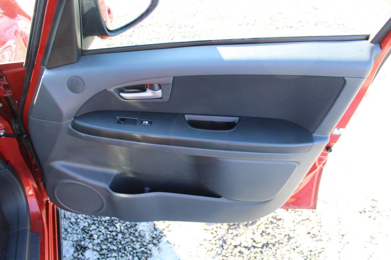Used 2008 Suzuki SX4 AWD Hatchback w/ Touring Pkg image 19