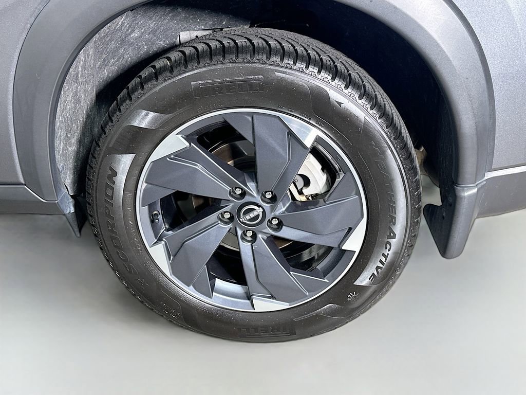 Used 2024 Nissan Rogue SV w/ SV Premium Package FWD image 33