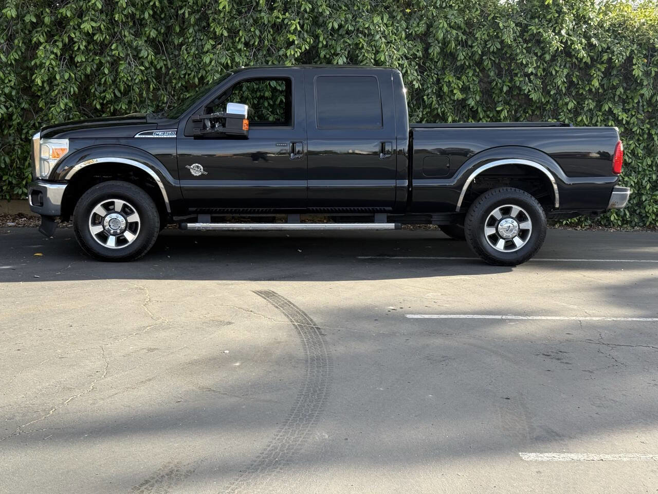 Used 2011 Ford F350 Lariat w/ Chrome Pkg image 6
