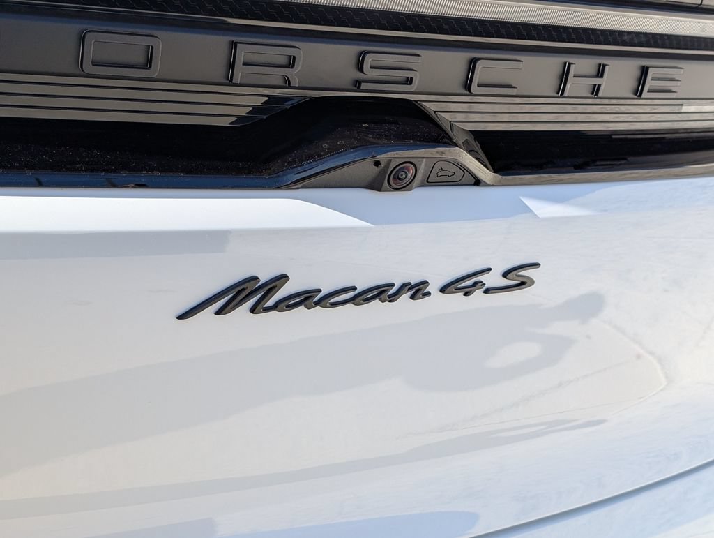 New 2025 Porsche Macan 4S Electric AWD/4WD image 30