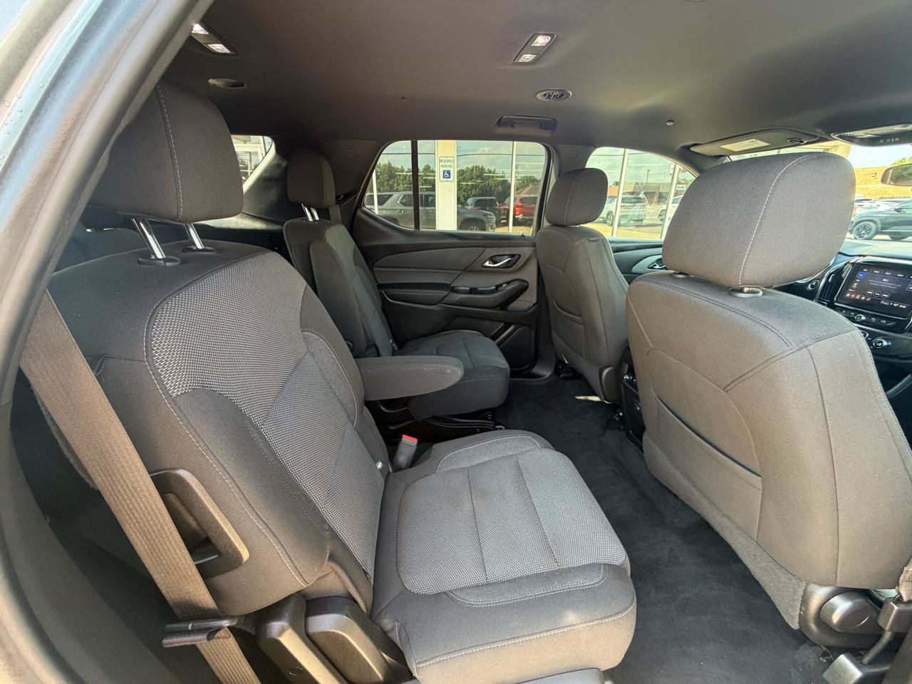 Used 2023 Chevrolet Traverse LT FWD image 19