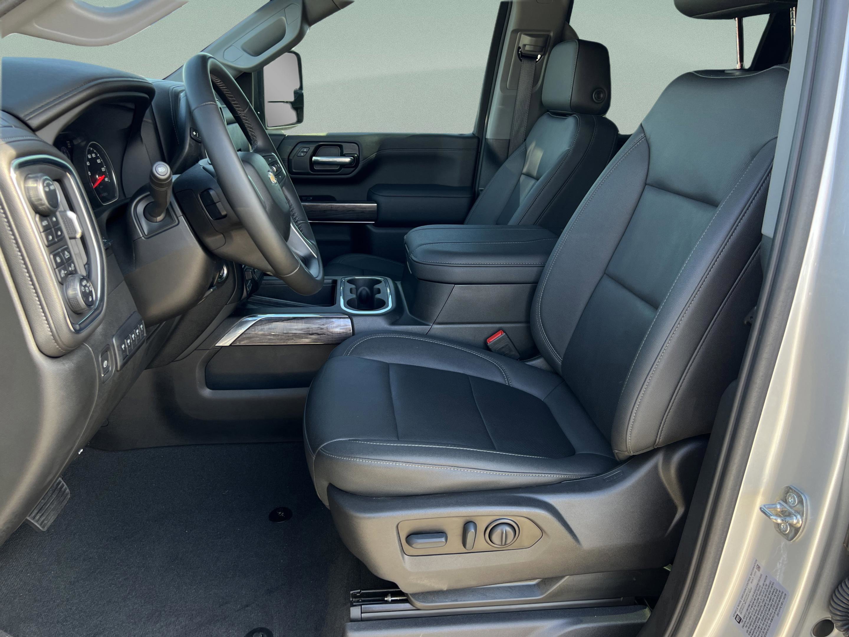 Used 2023 Chevrolet Silverado 2500 LTZ w/ LTZ Premium Package image 34