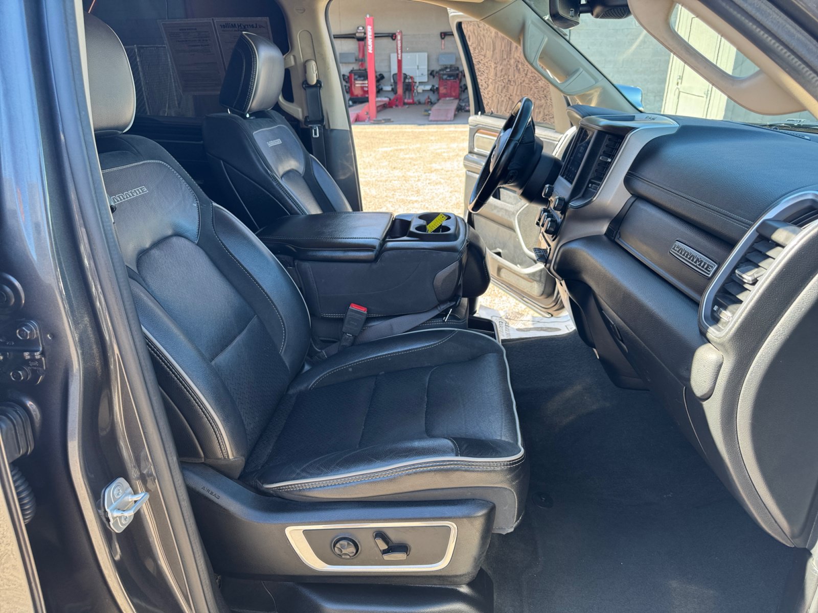 Used 2021 RAM 1500 Laramie w/ Off Road Group AWD/4WD image 33