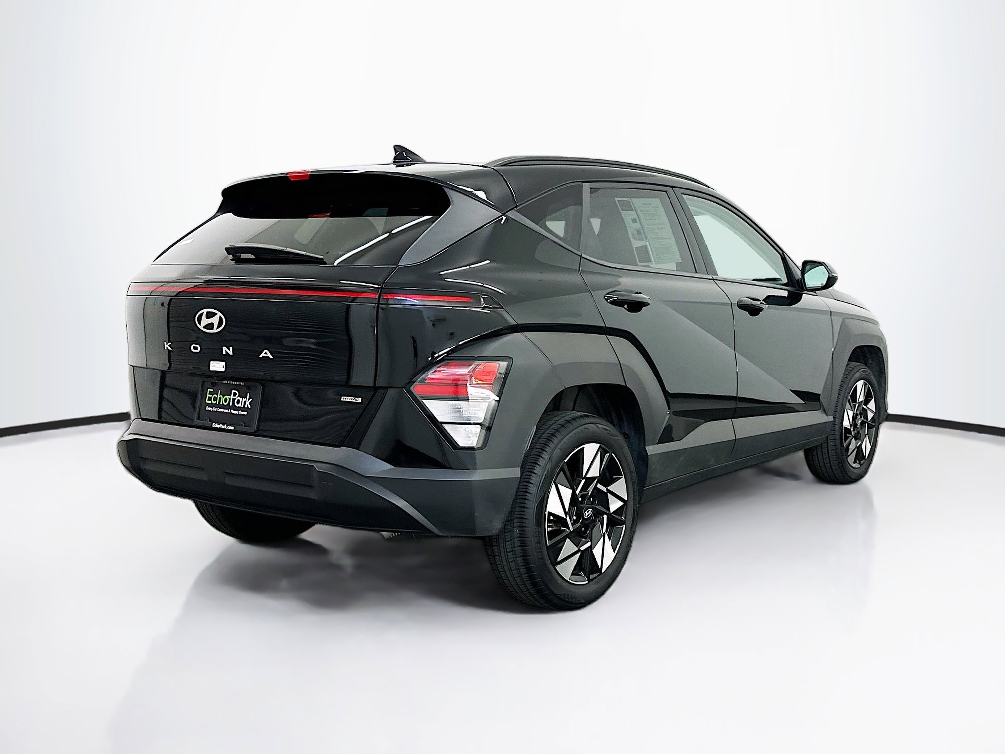 Used 2025 Hyundai Kona SEL image 9