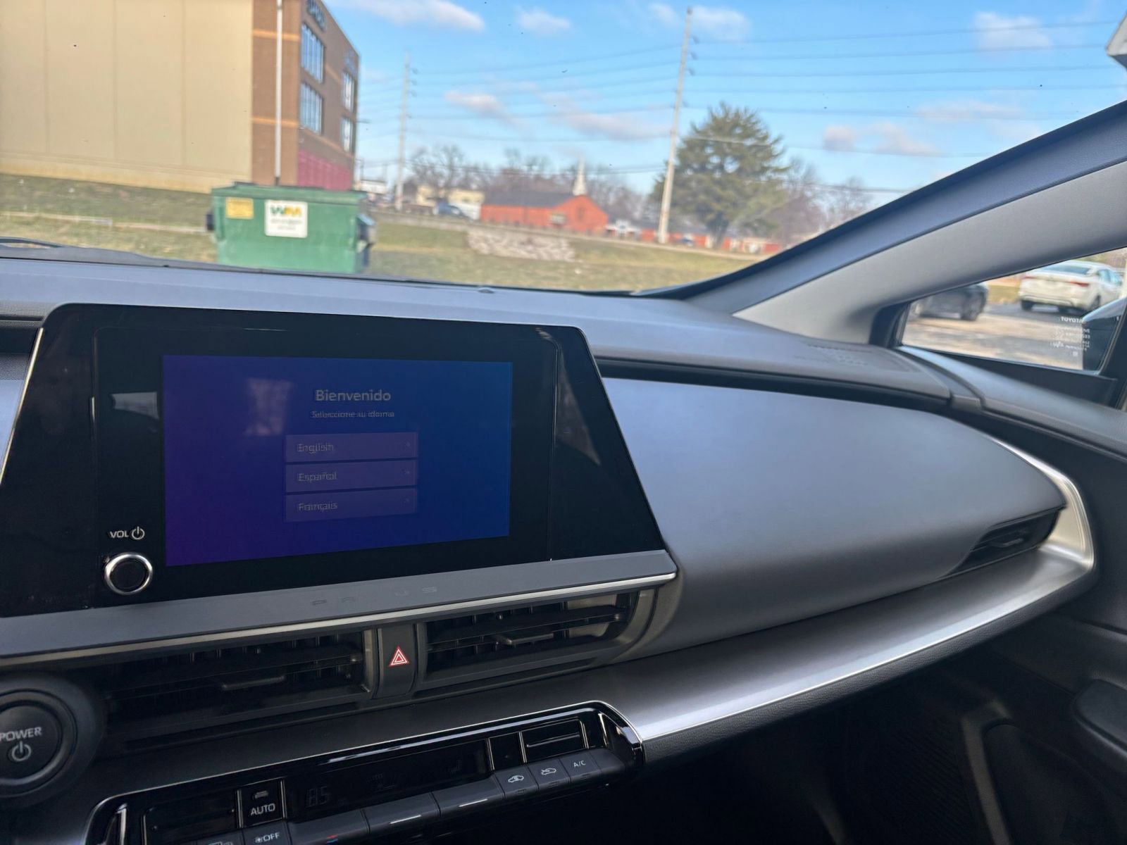 Used 2025 Toyota Prius LE image 33