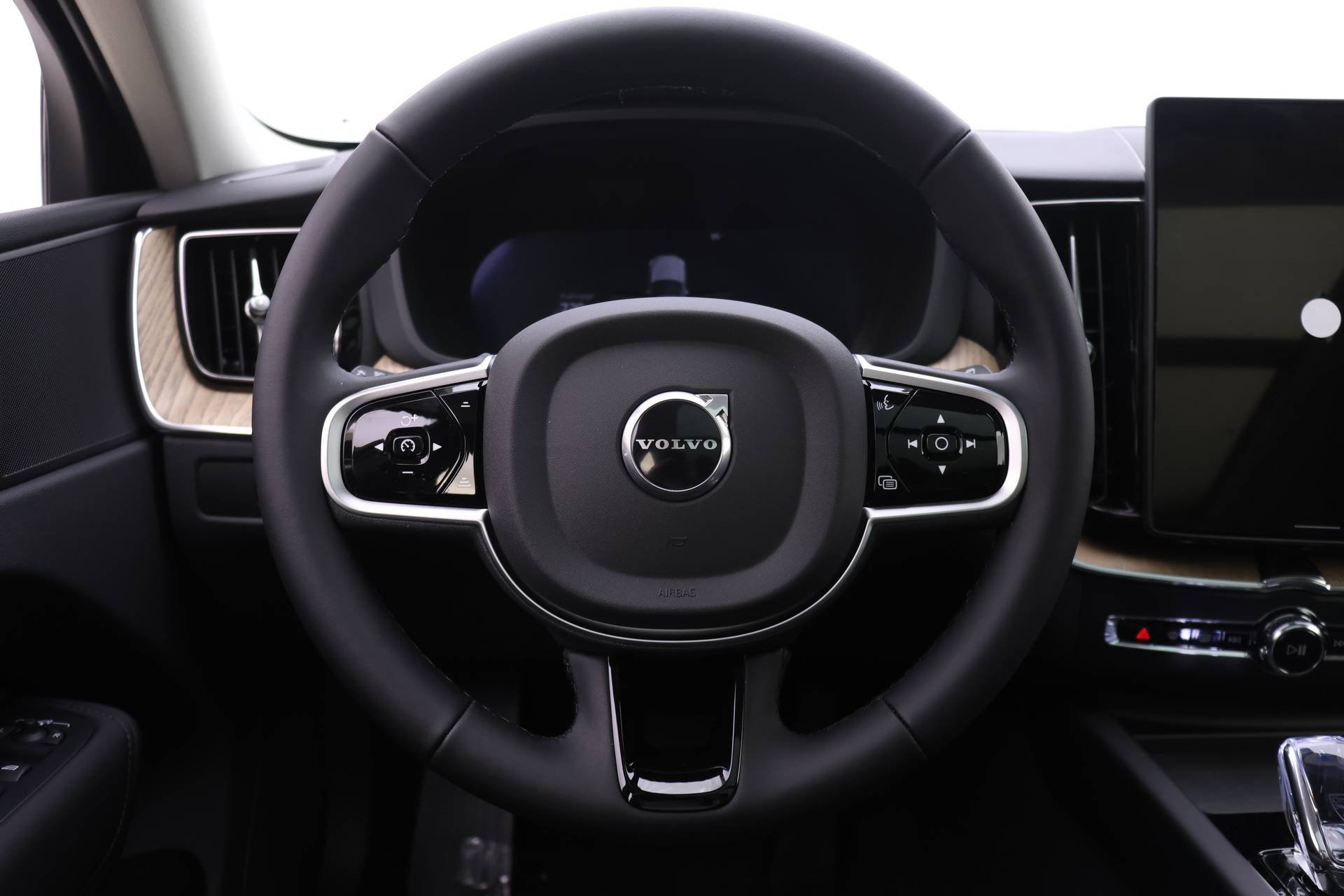 New 2026 Volvo XC60 B5 Plus w/ Protection Package Premier image 13