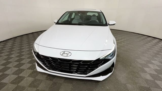 Certified 2023 Hyundai Elantra Limited w/ Winter Weather Package FWD image 10